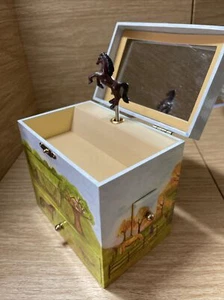 Vintage equine horse jewelry box musical case spinning Wind up trinket girls - Picture 1 of 12