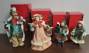 4 Vintage CLOTHTIQUE Victorian CAROLERS POSSIBLE DREAMS Christmas 1980's W/Boxes - Bild 1 von 16