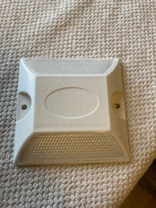 4 Inch Driveway/Road white Reflectors (QTY. 20) W/sticky pads free shipping - Picture 1 of 4
