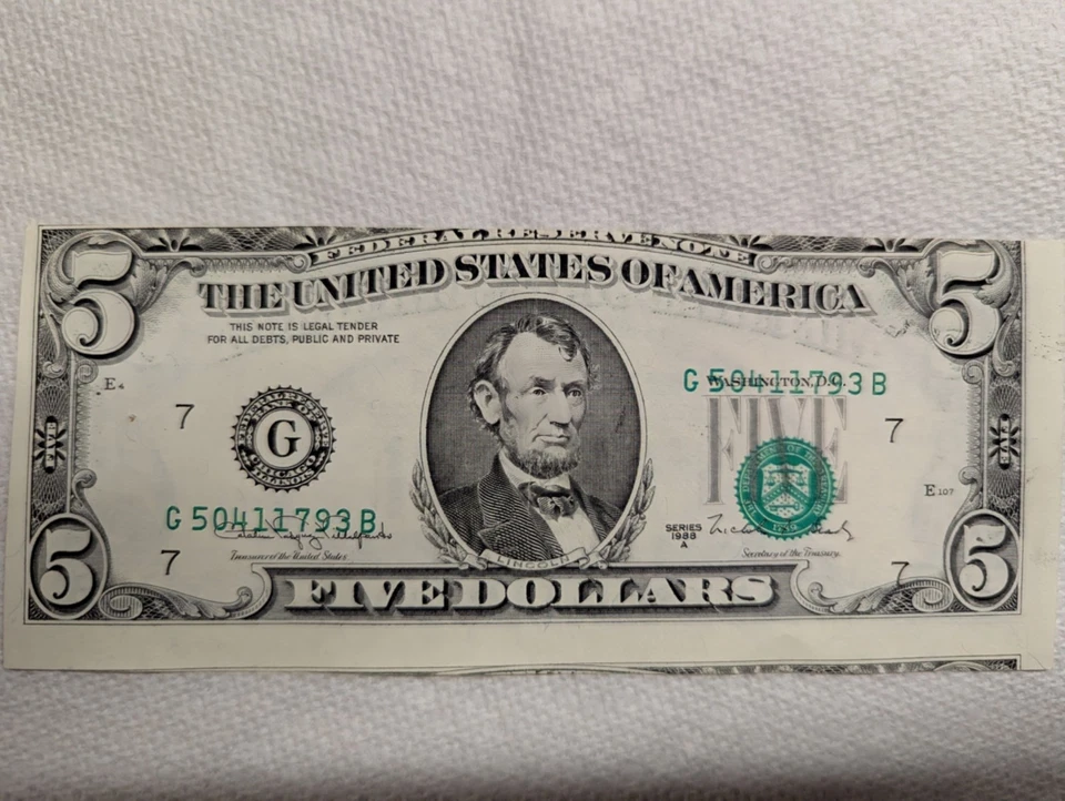 1988 A $5 Five Dollar Bill Frn Note Misaligned Face Print / ink transfer error  - Image 1 of 4