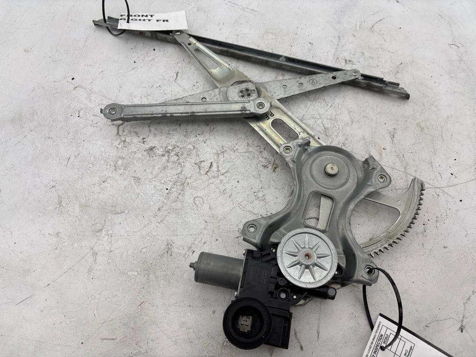 TOYOTA PRIUS PRIME 2016-2022 REGULADOR DE VENTANA DE PUERTA DELANTERA DERECHA Y MOTOR OEM Foto 1 de 4