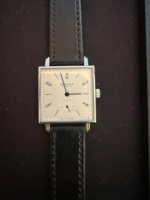 Nomos Tretra 406 manual para hombre  Foto 1 de 4