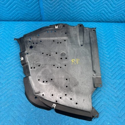 BMW 325i E90 N52 2006-2008 cubierta protectora trasera derecha OEM 748506 Foto 1 de 4