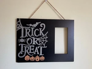 Halloween Sign Trick or Treat Outdoor Indoor Decor 12" X 9" - Picture 1 of 3