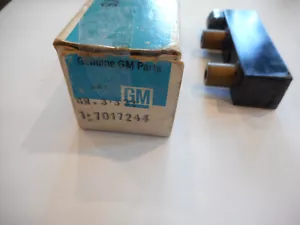C-2 CORVETTE 1963-65 FUEL INJECTION NOZZLE BLOCK ORIGINAL NOS 7017244 63 64 - Picture 1 of 3