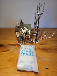 Dept 56 1 Royal Tree Court Dickens Village Serie 56.58506 HAUS + 1 BAUM - Bild 1 von 18