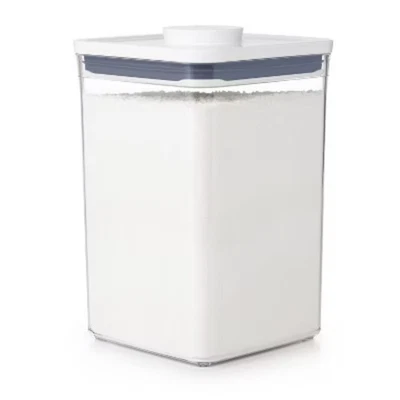 Contenedor hermético de alimentos OXO POP 4,4 qt, despensa cuadrada transparente Foto 1 de 4