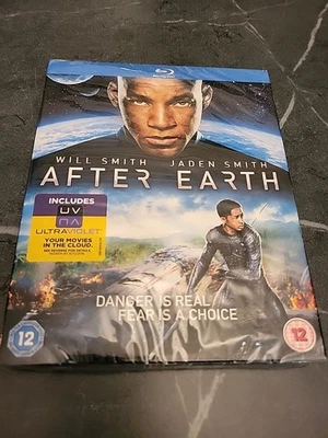 After Earth Blu-ray 2013 Movie Starring Will Smith - Image 1 of 2