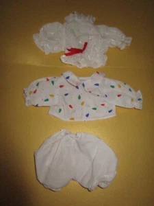 737)ZWEI ALTE PUPPENBLUSEN+WEISSE UNTERHOSE ALLE MASSE BITTE DEN FOTOS ENTNEHMEN - Bild 1 von 12