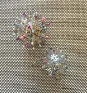 Vintage Beaded Christmas Ornaments 2 Multicolor Snowflake Strait Pins Handcrafte - Picture 1 of 4