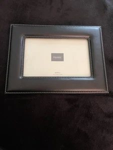 Swing Leather Picture Frame Black 4 x 6 Desk Top Easel Back Portrait Landscape - Picture 1 of 5