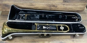 Vintage Bundy Selmer Trombone With Hard Case & Mouthpiece - Picture 1 of 13