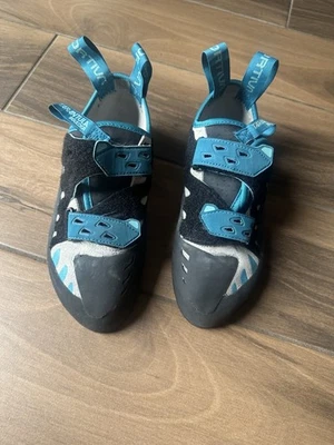 Zapatos de escalada en roca La Sportiva Tarántula para mujer, talla 61/2 Foto 1 de 4