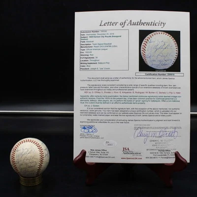 Temporada inaugural de béisbol firmada por el equipo de los Reales de Kansas City 1969 JSA LOA AZ109 Foto 1 de 4