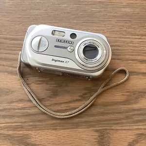 Samsung Digimax A7 7.0MP Digital Camera Silver Tested. Working. CAMERA ONLY. - Picture 1 of 5