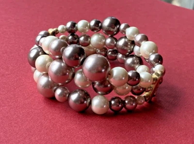 Pulsera elástica de tres filas "Caramelo" de perlas de vidrio Lia Sophia marrón topo rosa Foto 1 de 4