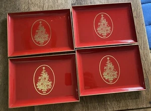 Juego de 4 bandejas de canapé de laca roja Otagiri rojo con árbol de Navidad dorado - Imagen 1 de 6
