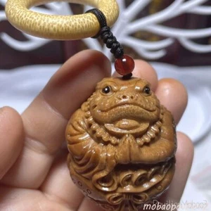 Natural Olive Nut Hand Carved Zen Toad Statue Pendant Bead Chain Frog - Picture 1 of 9