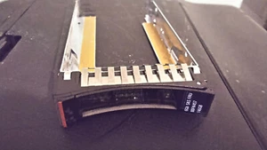 {IBM} System X3100-M5 2.5-inch SAS HDD Caddy with Screws {44T2216} - Picture 1 of 4