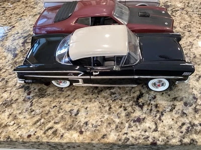 American Muscle 1: 18 1958 雪佛兰 Impala 黑色 - #2281SS — 第 1/4 张图片