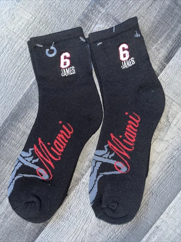 2 PAIR MIAMI HEAT LEBRON JAMES NBA LOGO MENS 1/4 LENGTH SOCKS LARGE 2 PAIR SET Cover