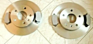 VAUXHALL ZAFIRA MK 2 05-11 TWO SOLID REAR BRAKE DISCS & BRAKE PADS L&R - Picture 1 of 1
