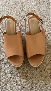 Soft Shoes - Picture 1 of 4