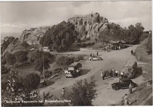 Foto AK DDR Blankenburg / Harz 1969 ! Ruine Regenstein mit alten Autos+ Bussen ! - Bild 1 von 2