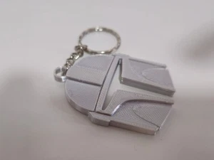 Star Wars The Mandalorian Helmet Silver 2D 3D Printed Keyring/ Keychain - Picture 1 of 2