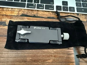 Leofoto PC-120 Portable Phone & Tablet Holder with 1/4'' and 3/8'' Mounting Sock - Photo 1 sur 2