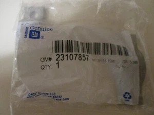 GM OEM U-joint Retainer-Front Propeller Shaft-23107857 - Picture 1 of 1