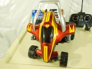 Ferngesteuertes Stuntfahrzeug - Bild 1 von 8