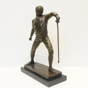 Estatua esgrima Art Deco Estilo Art Nouveau Estilo Bronce sólido Firmado - Imagen 1 de 6