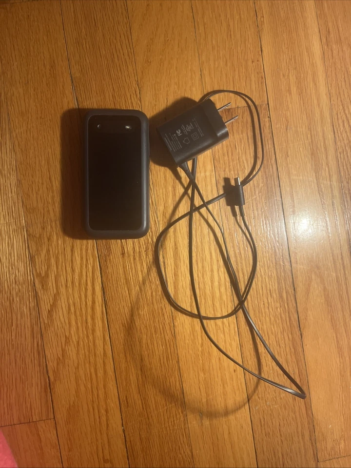 Teléfono Nokia N139DL abatible con cargador USB C  Foto 1 de 4
