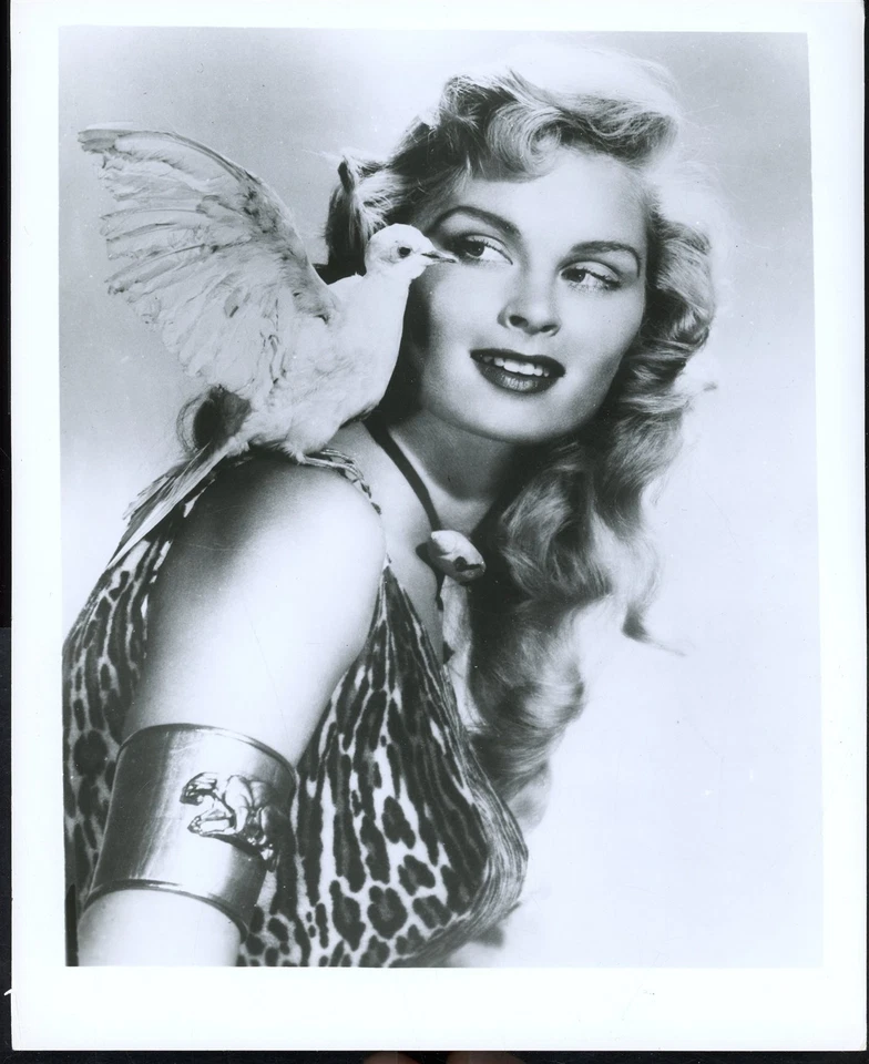 IRISH McCALLA as SHEENA, QUEEN of the JUNGLE 1950s Sexy 8 x 10 Press Photo vv - Image 1 of 1