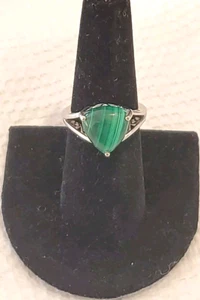 Stylish Vintage Signed STS Sterling 925 Trillion Cut Malachite Ring- Sz. 6.75 - Picture 1 of 10