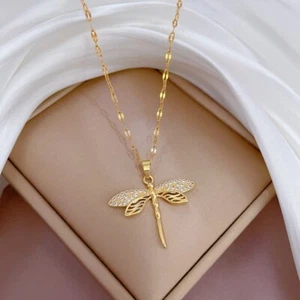 Collar de acero inoxidable con colgante libélula de latón, chapado en oro, mujer niña - Imagen 1 de 5
