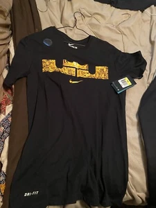LeBron James T Shirt NWT - Picture 1 of 1