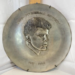 Wendell August Forge John Fitzgeral Kennedy (JFK) 1917-1963 Plate - Picture 1 of 3