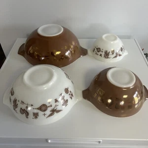 Vintage Pyrex Early American Cinderella Nesting Mixing Bowls Set of 4 - Picture 1 of 15