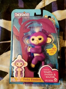 New & AUTHENTIC WowWee Fingerlings Mia interactive monkey purple w/ white hair - Picture 1 of 3