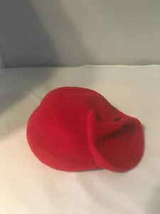 Vintage Pearl Rose Beret Red with Black Bead dots and coordinating red hair pin - Picture 1 of 7