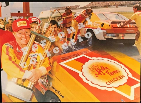 CALE YARBOROUGH Nascar 1976 Postcard JUNIOR JOHNSON Holly Farms WINSTON CUP #11 Cover