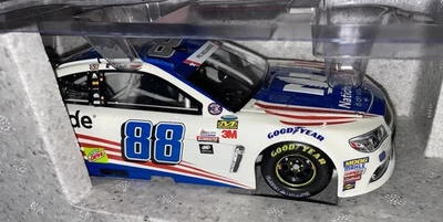 Dale Earnhardt Jr 2017 Nationwide Patriotic 1/24 Lionel NASCAR 压铸 — 第 1/4 张图片