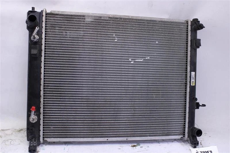 RADIATOR Nissan Versa 13 14 15 16 17 18 19 AT 1321128 Foto 1 de 4