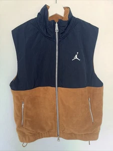 NEW Nike Jordan Essentials Fleece Vest Black/Brown Sz Small FD8628-281 - Foto 1 di 8
