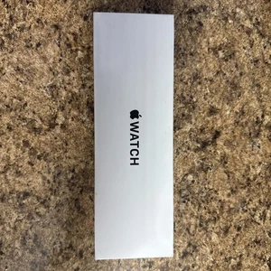 Apple Watch SE (Gen 2) 44 mm Starlight AI Star SB M/L GPS - Photo 1 sur 6