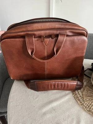 Johnston & Murphy Maletín Bolso de Cuero Marrón para Laptop con Correa 17 pulgadas Equipaje/Viaje Foto 1 de 4