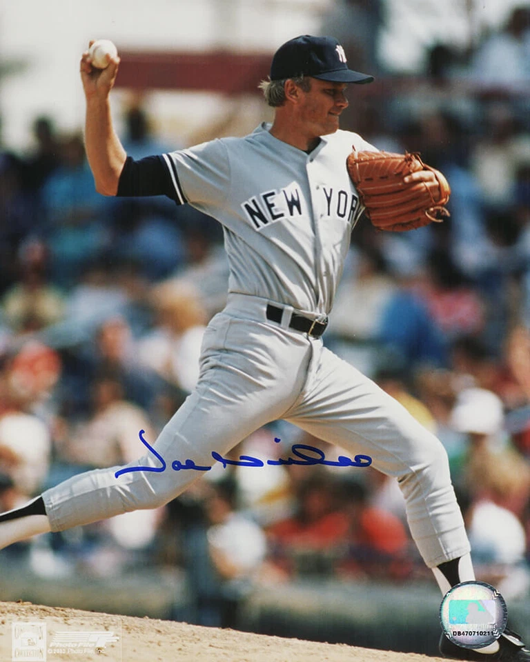 Foto 8x10 firmada por Joe Niekro de los Yankees de Nueva York lanzando - (certificado de autenticidad Schwartz) Foto 1 de 1