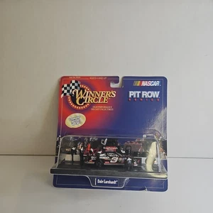 Winners Circle 1998 - Dale Earnhardt Sr. #3 Goodwrench - Pit Row Series - 1:64t6 - Picture 1 of 6